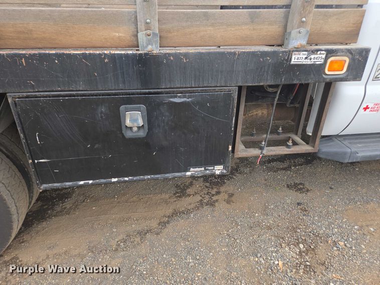 image for item YA1004 2015 Ford F450 Super Duty flatbed truck
