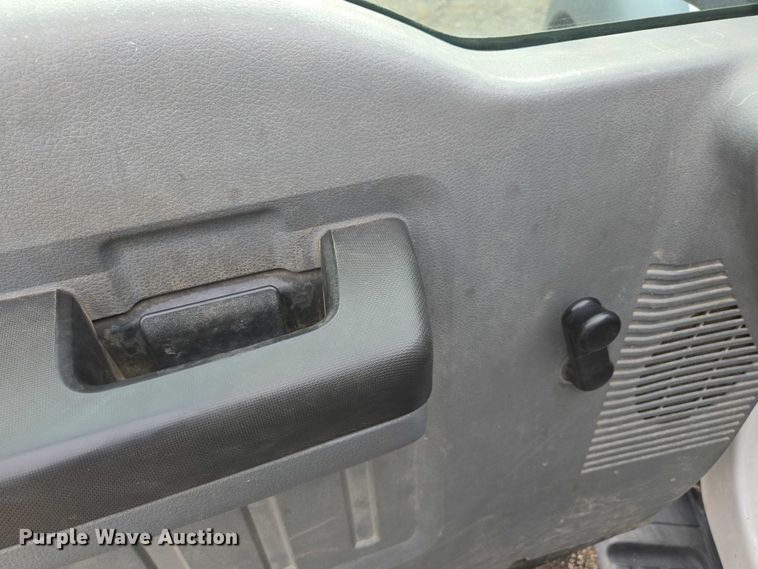 image for item YA1004 2015 Ford F450 Super Duty flatbed truck