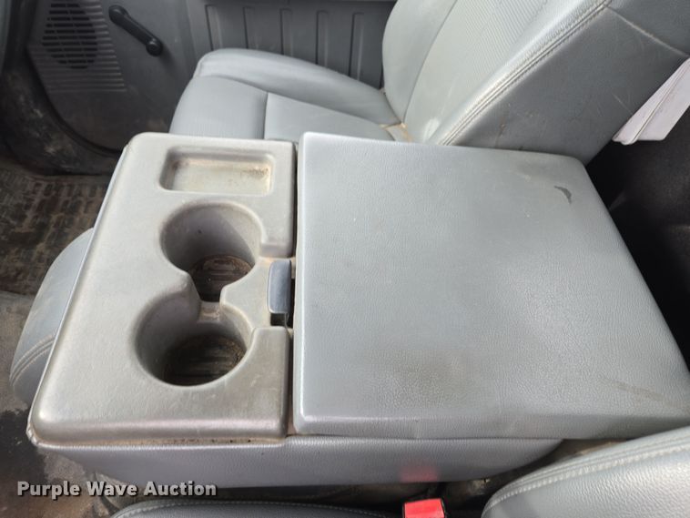 image for item YA1004 2015 Ford F450 Super Duty flatbed truck