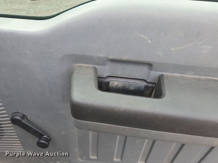 image for item YA1004 2015 Ford F450 Super Duty flatbed truck