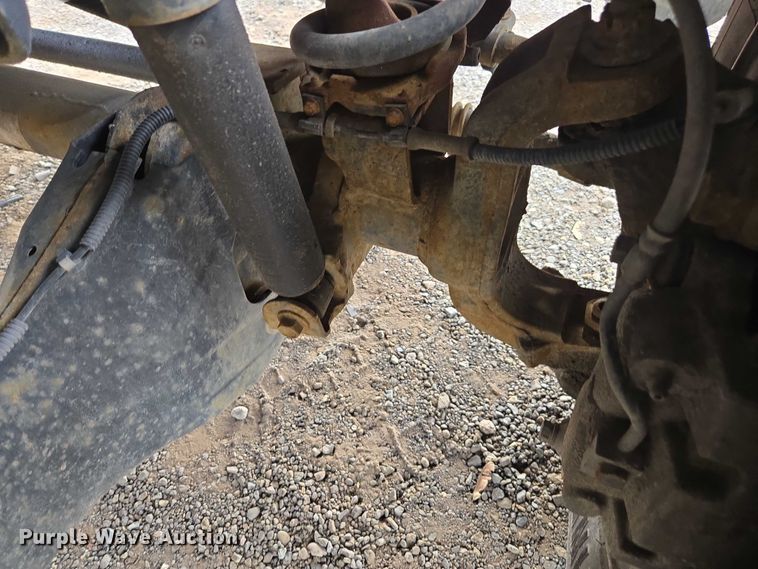 image for item YA1004 2015 Ford F450 Super Duty flatbed truck