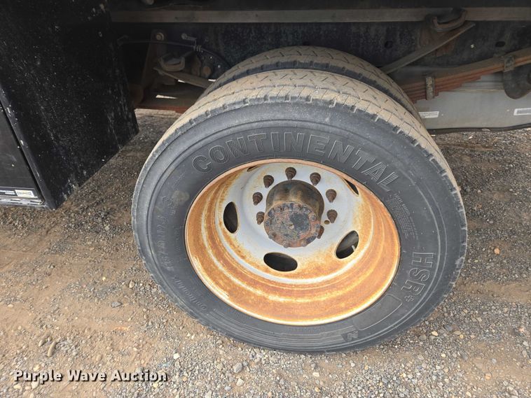 image for item YA1004 2015 Ford F450 Super Duty flatbed truck