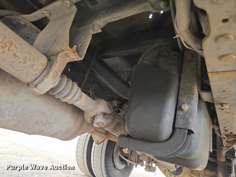 image for item YA1004 2015 Ford F450 Super Duty flatbed truck