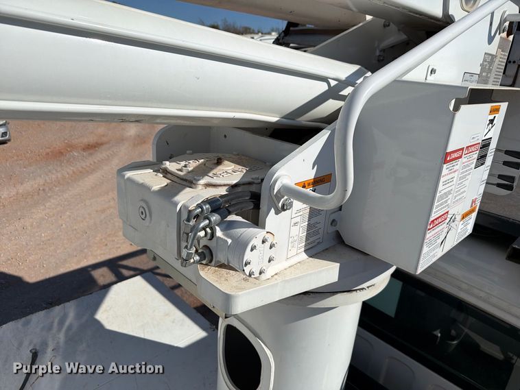 image for item YA4107 2020 Freightliner Business Class M2 forestry bucket truck