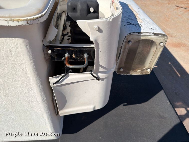 image for item YA4107 2020 Freightliner Business Class M2 forestry bucket truck