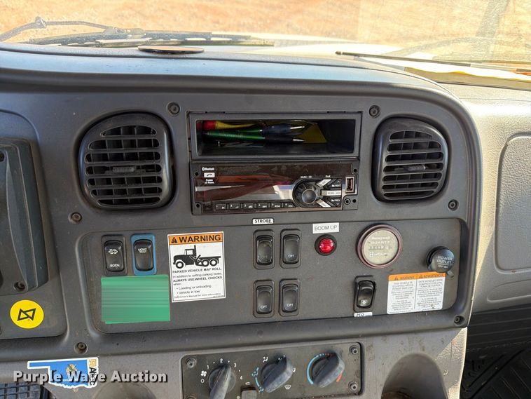 image for item YA4107 2020 Freightliner Business Class M2 forestry bucket truck