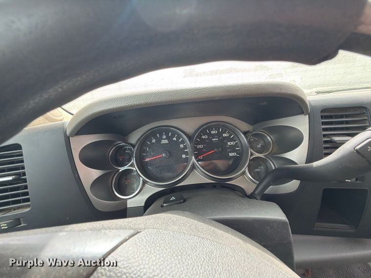 image for item YA4141 2012 Chevrolet Silverado Crew Cab pickup truck