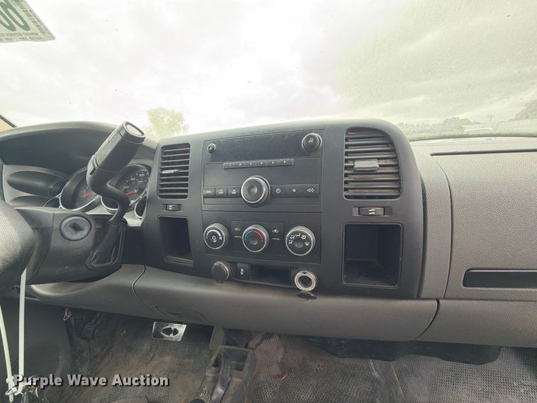 image for item YA4141 2012 Chevrolet Silverado Crew Cab pickup truck
