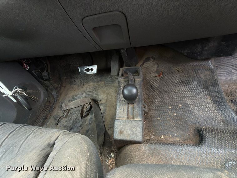 image for item YA4141 2012 Chevrolet Silverado Crew Cab pickup truck
