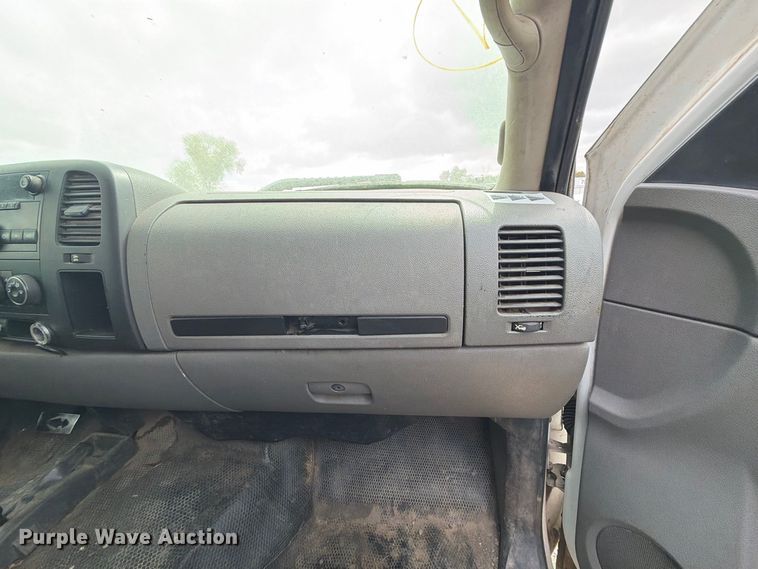 image for item YA4141 2012 Chevrolet Silverado Crew Cab pickup truck