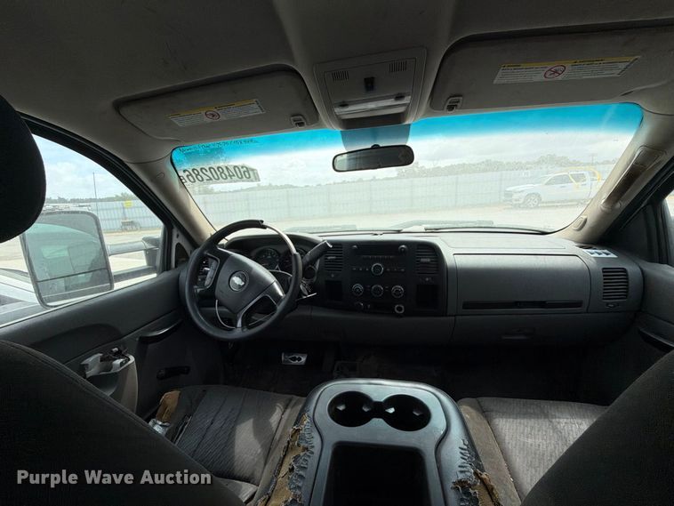 image for item YA4141 2012 Chevrolet Silverado Crew Cab pickup truck