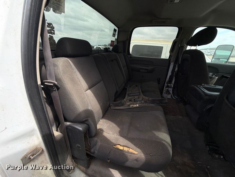 image for item YA4141 2012 Chevrolet Silverado Crew Cab pickup truck