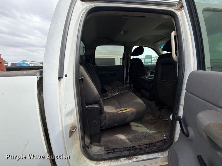 image for item YA4141 2012 Chevrolet Silverado Crew Cab pickup truck