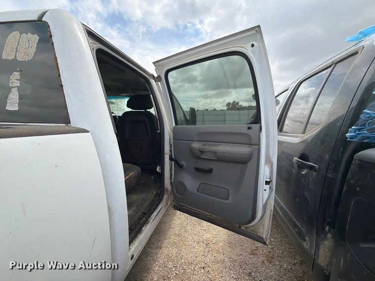 image for item YA4141 2012 Chevrolet Silverado Crew Cab pickup truck