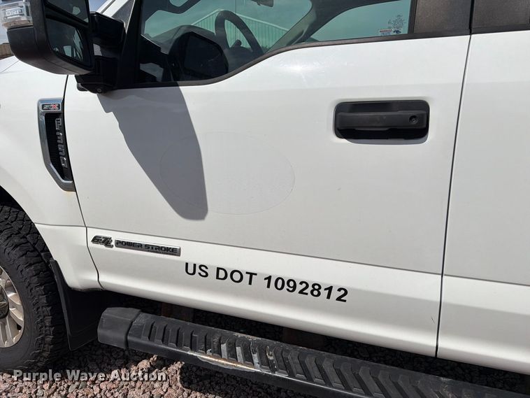 image for item YA4285 2019 Ford F350 Super Duty Ext. Cab pickup truck