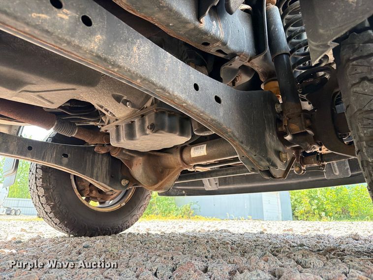 image for item YA4285 2019 Ford F350 Super Duty Ext. Cab pickup truck
