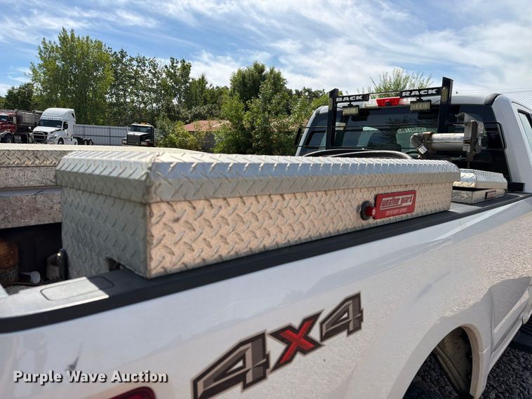 image for item YA4285 2019 Ford F350 Super Duty Ext. Cab pickup truck
