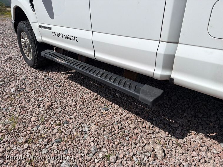 image for item YA4285 2019 Ford F350 Super Duty Ext. Cab pickup truck