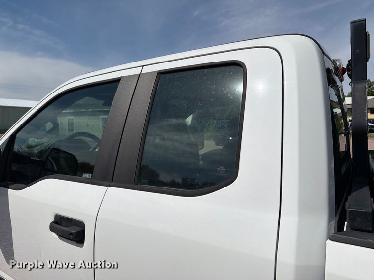 image for item YA4285 2019 Ford F350 Super Duty Ext. Cab pickup truck