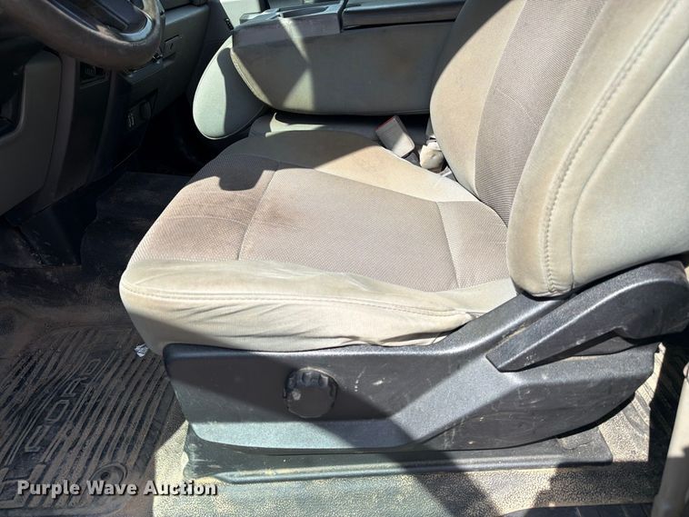 image for item YA4285 2019 Ford F350 Super Duty Ext. Cab pickup truck