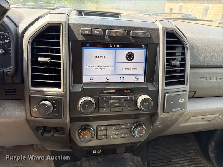 image for item YA4285 2019 Ford F350 Super Duty Ext. Cab pickup truck