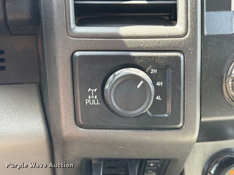 image for item YA4285 2019 Ford F350 Super Duty Ext. Cab pickup truck