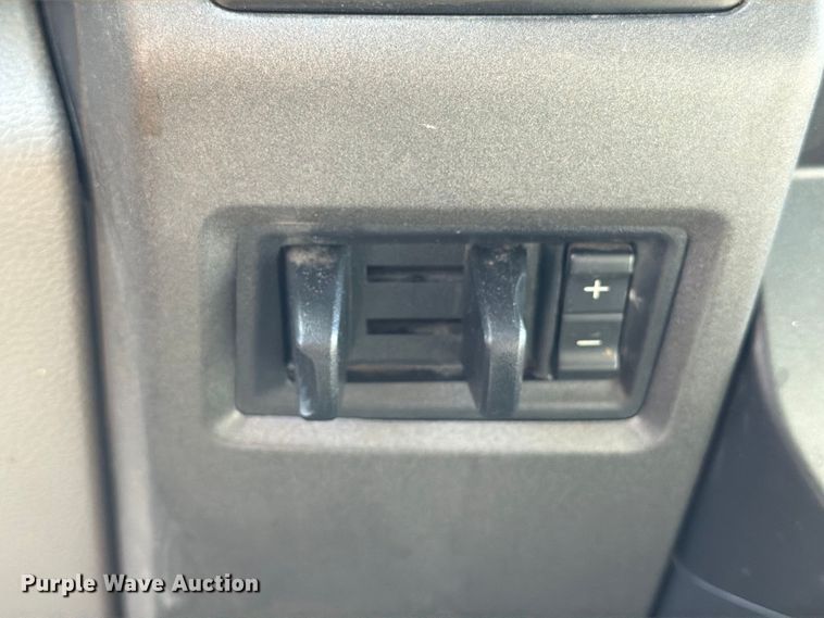image for item YA4285 2019 Ford F350 Super Duty Ext. Cab pickup truck