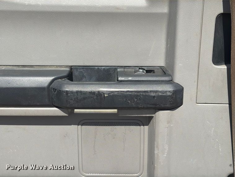 image for item YA4285 2019 Ford F350 Super Duty Ext. Cab pickup truck