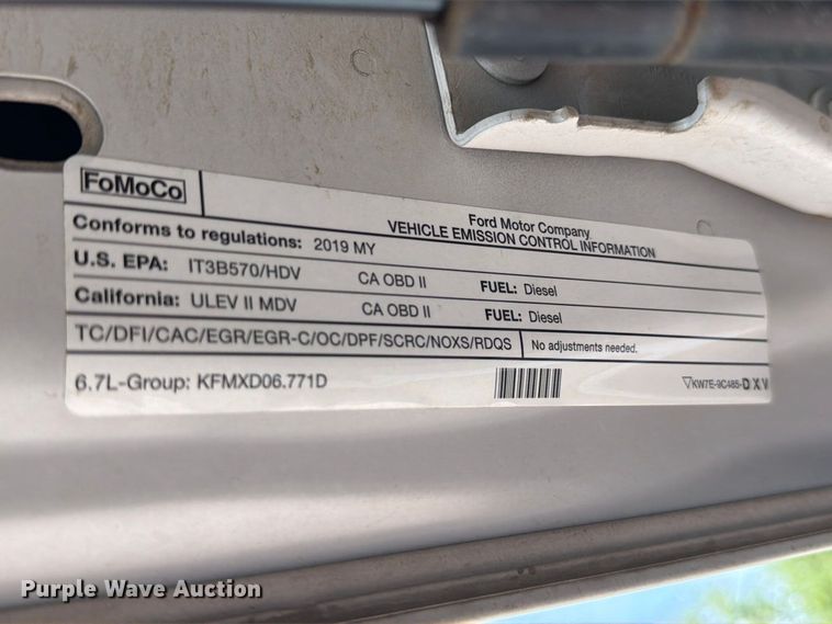 image for item YA4285 2019 Ford F350 Super Duty Ext. Cab pickup truck