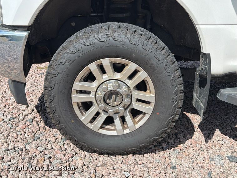 image for item YA4285 2019 Ford F350 Super Duty Ext. Cab pickup truck