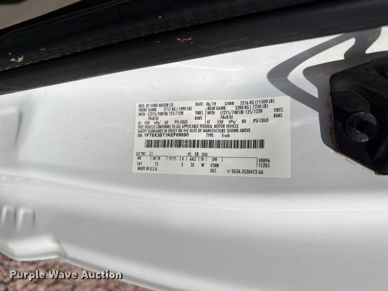 image for item YA4285 2019 Ford F350 Super Duty Ext. Cab pickup truck