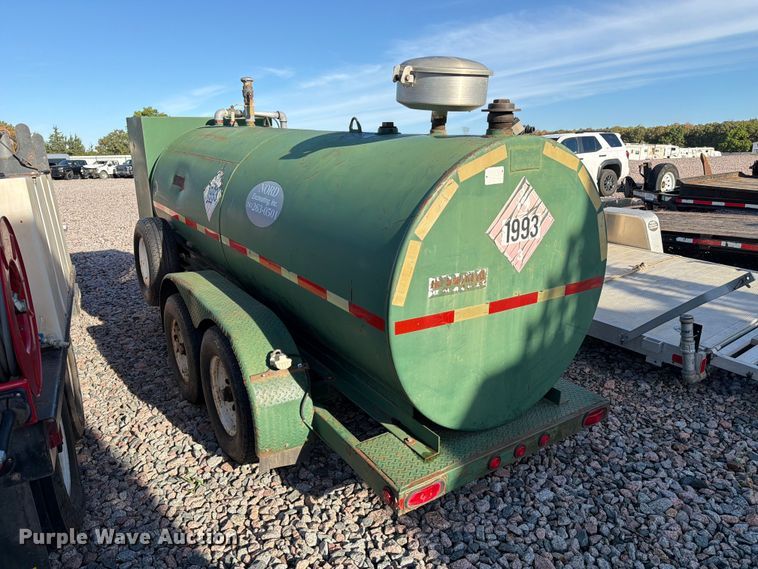 image for item YA4289 2005 HMDE fuel trailer