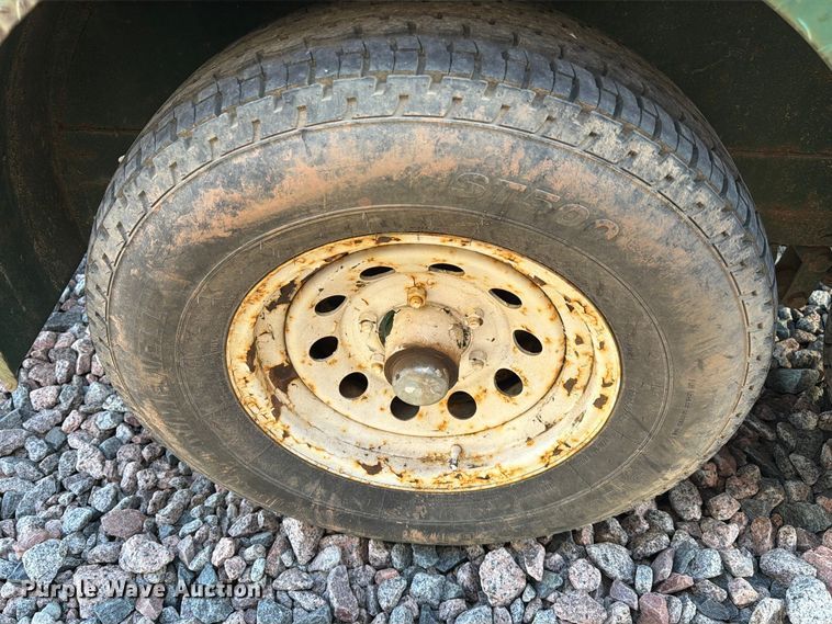 image for item YA4289 2005 HMDE fuel trailer