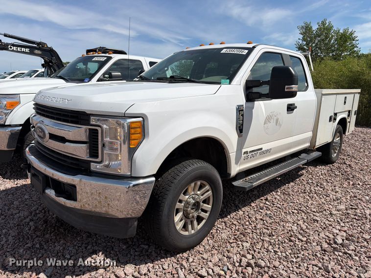 2017 Ford F350 Super Duty Ext. Cab utility bed pickup truck