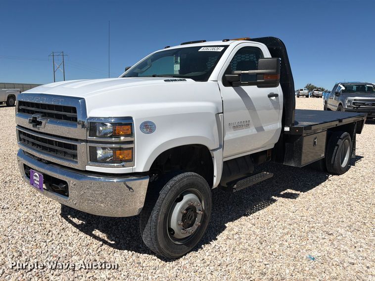 2022 Chevrolet 5500HD flatbed truck