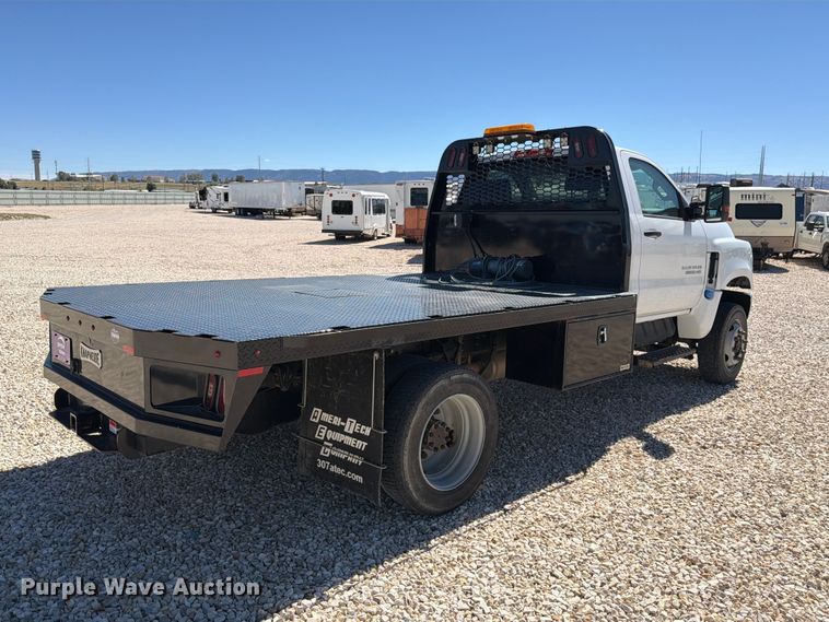 image for item YA4481 2022 Chevrolet 5500HD flatbed truck