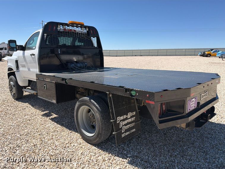 image for item YA4481 2022 Chevrolet 5500HD flatbed truck