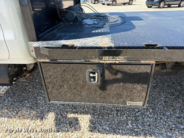 image for item YA4481 2022 Chevrolet 5500HD flatbed truck