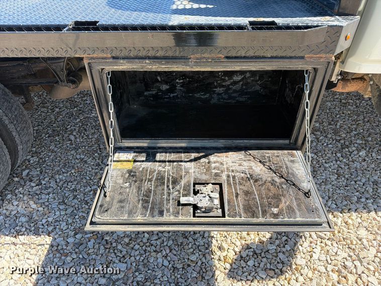 image for item YA4481 2022 Chevrolet 5500HD flatbed truck