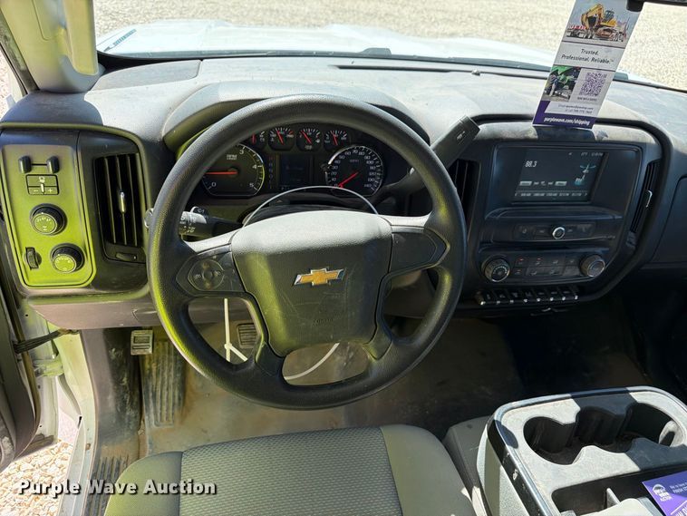 image for item YA4481 2022 Chevrolet 5500HD flatbed truck