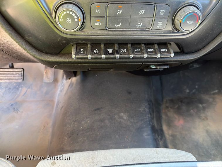 image for item YA4481 2022 Chevrolet 5500HD flatbed truck