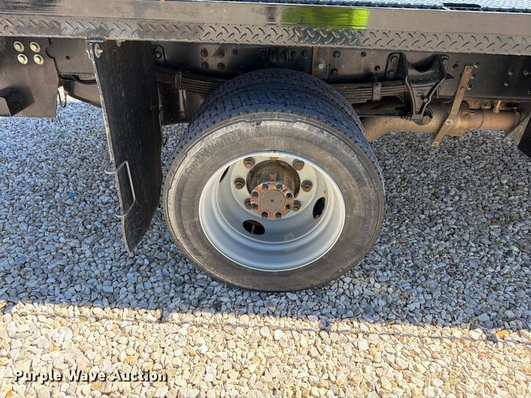 image for item YA4481 2022 Chevrolet 5500HD flatbed truck