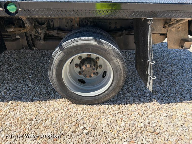 image for item YA4481 2022 Chevrolet 5500HD flatbed truck