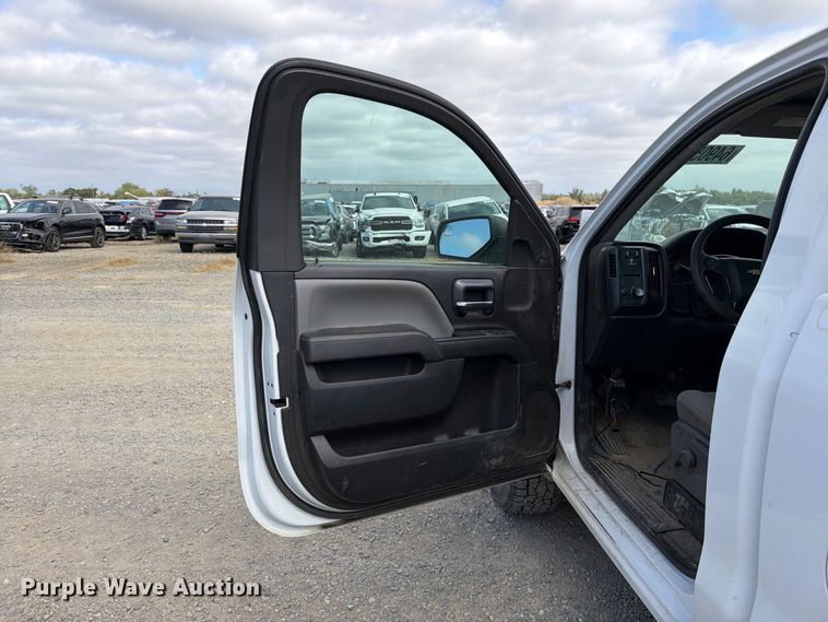 image for item YA4598 2014 Chevrolet Silverado pickup truck