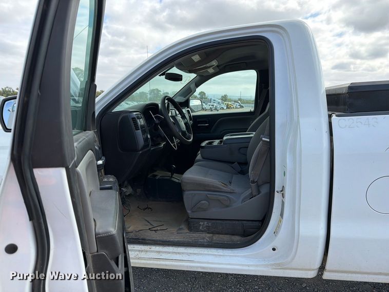 image for item YA4598 2014 Chevrolet Silverado pickup truck