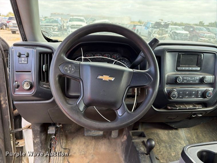 image for item YA4598 2014 Chevrolet Silverado pickup truck