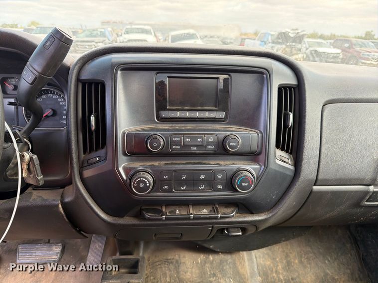image for item YA4598 2014 Chevrolet Silverado pickup truck