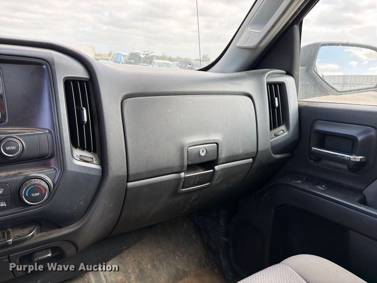 image for item YA4598 2014 Chevrolet Silverado pickup truck