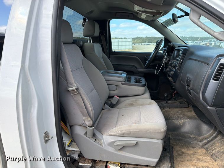 image for item YA4598 2014 Chevrolet Silverado pickup truck
