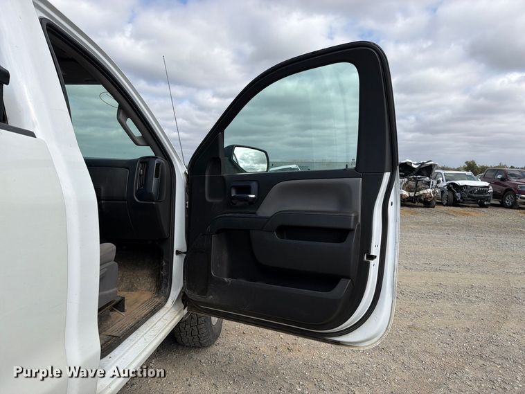 image for item YA4598 2014 Chevrolet Silverado pickup truck